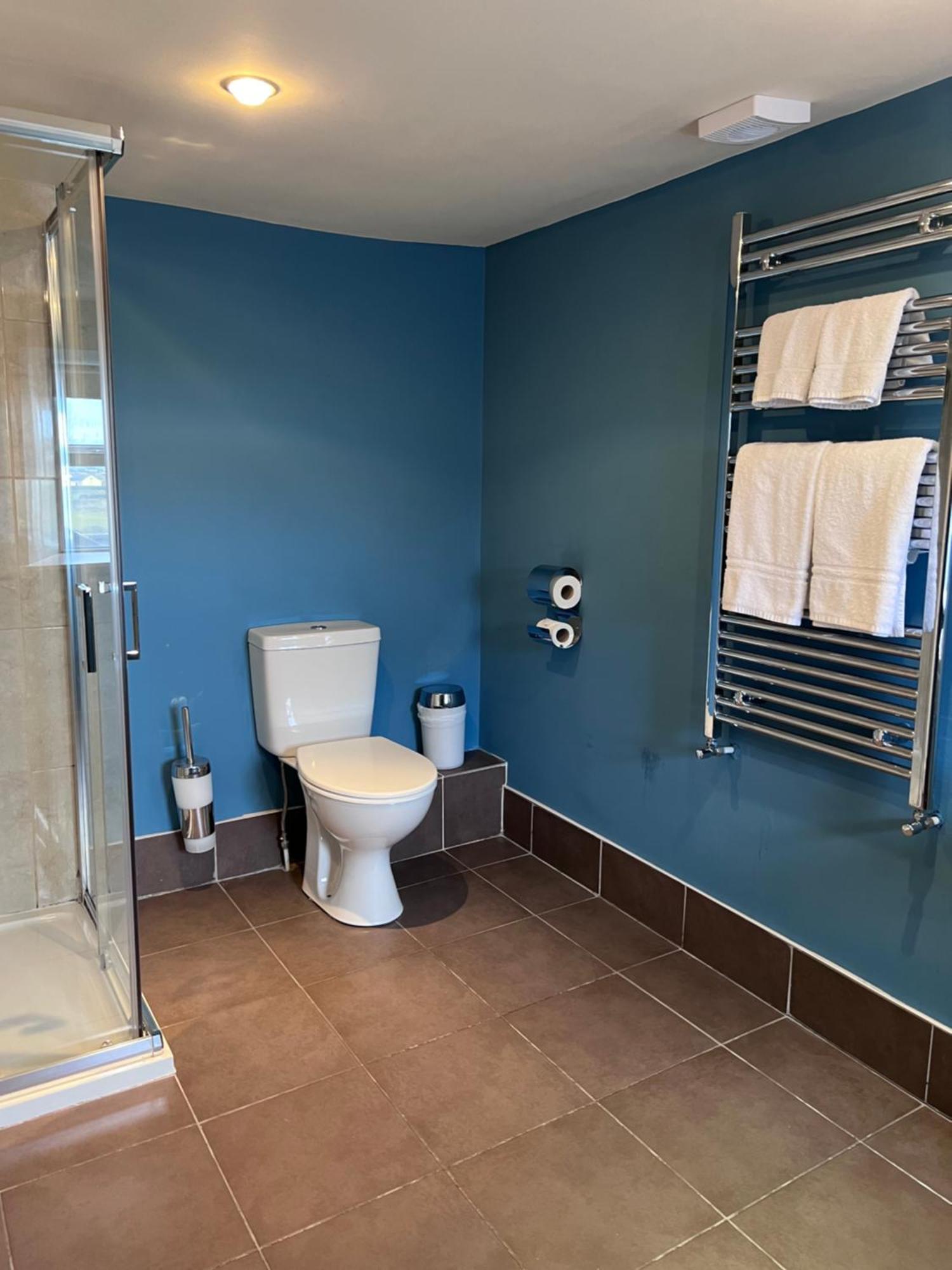 The Townhouse Bed & Breakfast Милтаун Малбей Екстериор снимка