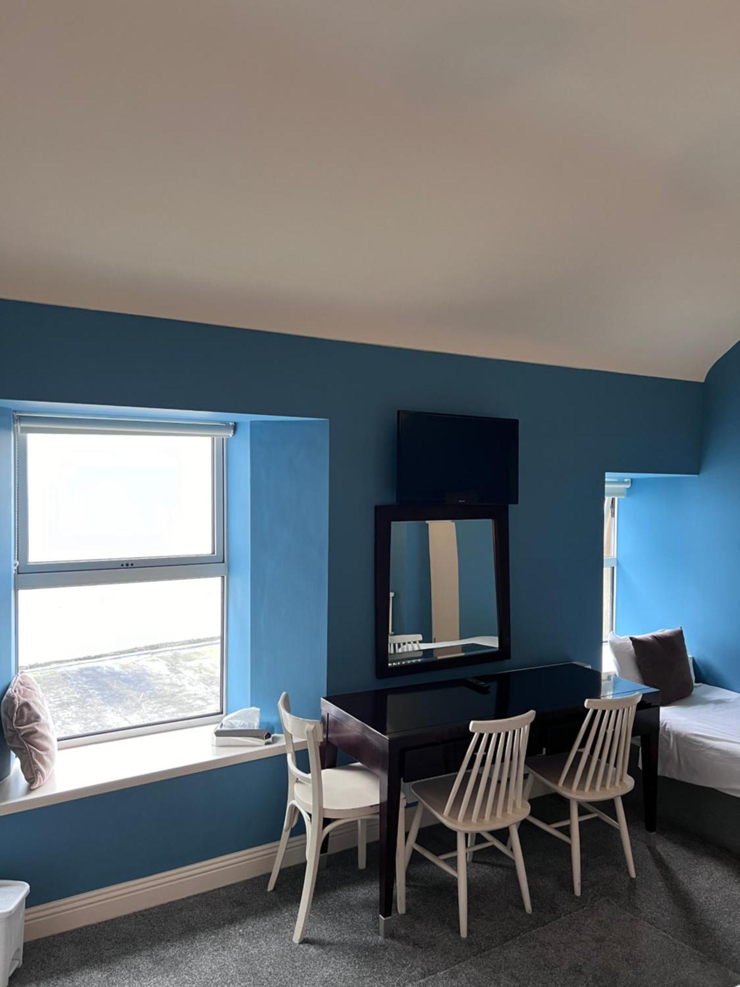 The Townhouse Bed & Breakfast Милтаун Малбей Екстериор снимка