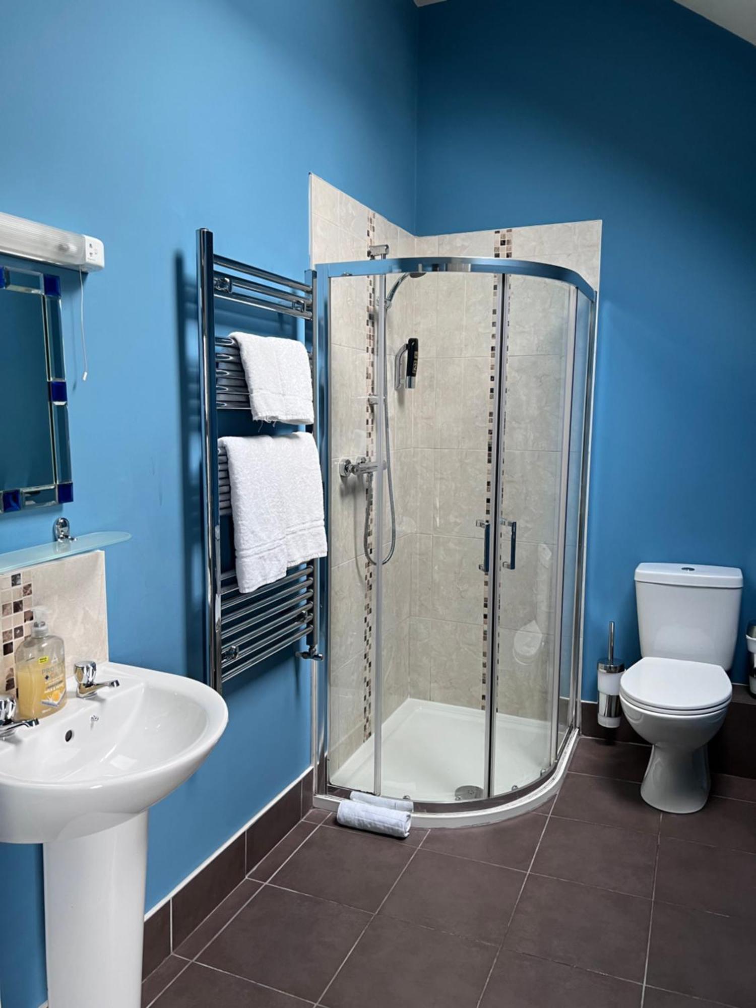 The Townhouse Bed & Breakfast Милтаун Малбей Екстериор снимка