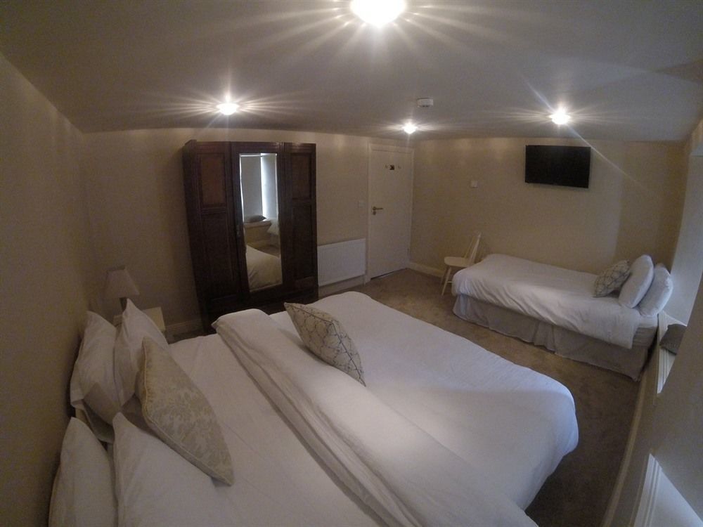 The Townhouse Bed & Breakfast Милтаун Малбей Екстериор снимка