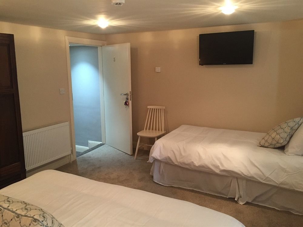 The Townhouse Bed & Breakfast Милтаун Малбей Екстериор снимка