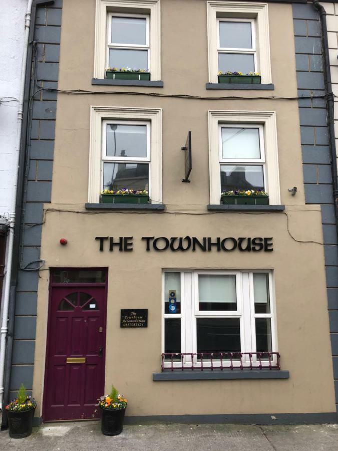 The Townhouse Bed & Breakfast Милтаун Малбей Екстериор снимка